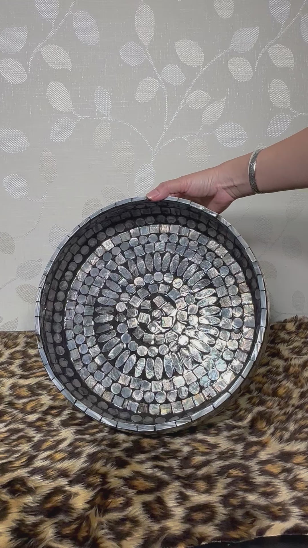 Video shows the Curvy Round Mother of Pearl Tray