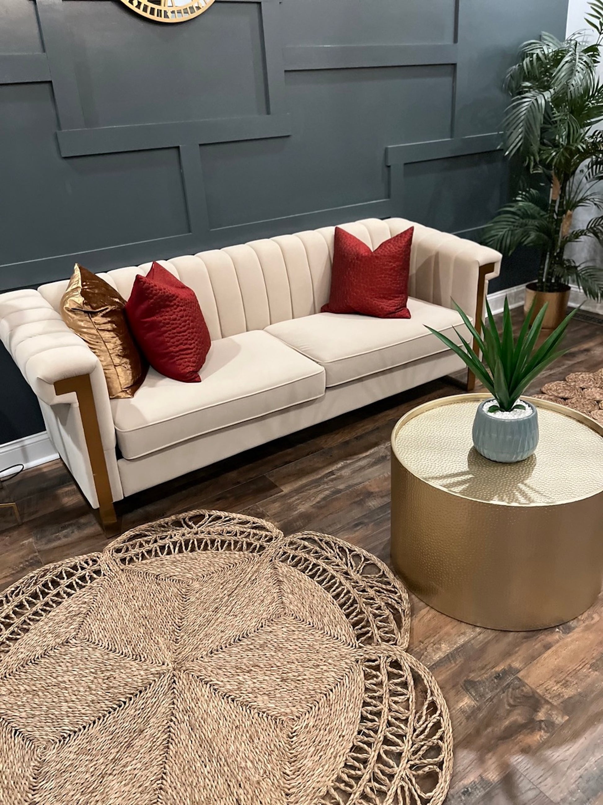 Flower Seagrass Rug in the living room